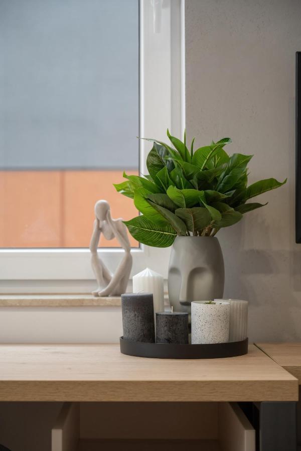Trendy Studios With Home Office Near Wroclaw Main Station By Noclegi Renters Zewnętrze zdjęcie