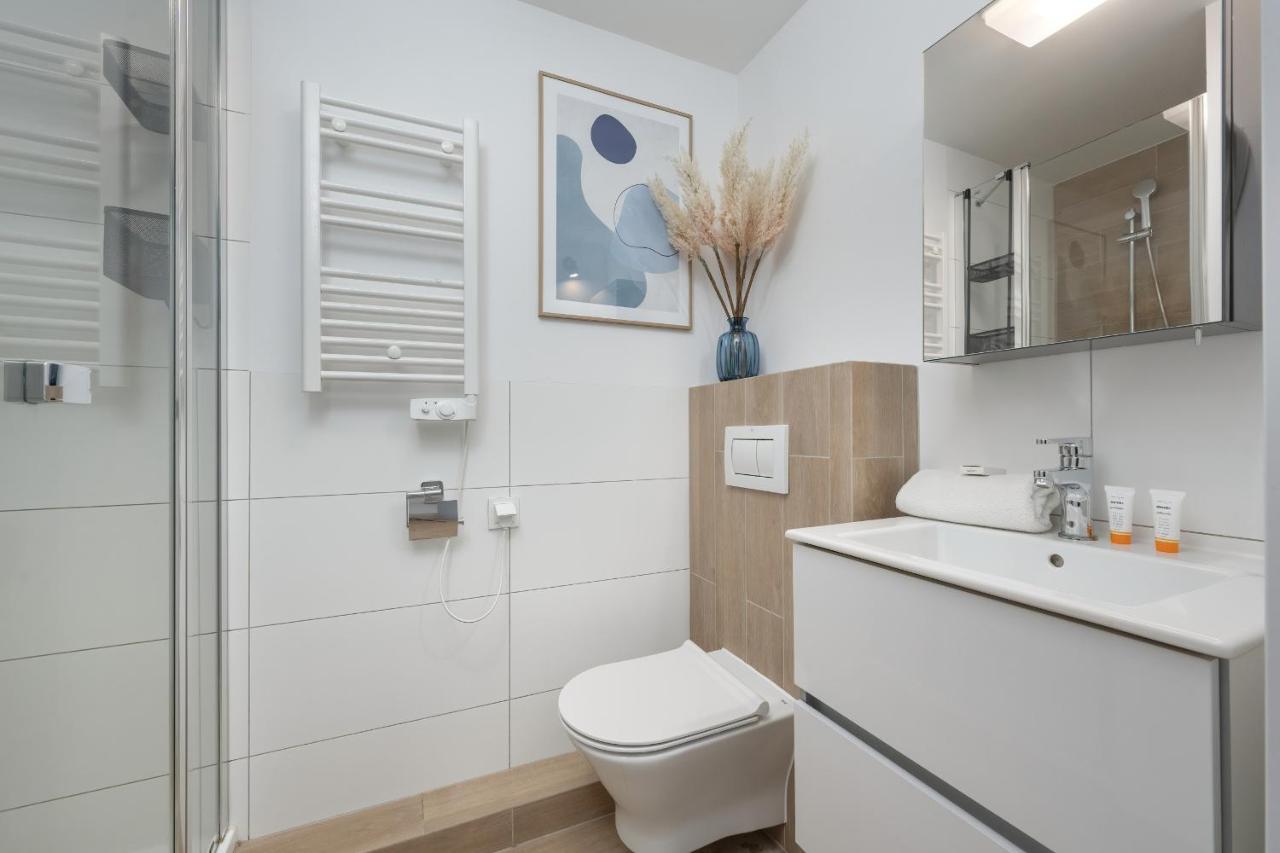 Trendy Studios With Home Office Near Wroclaw Main Station By Noclegi Renters Zewnętrze zdjęcie