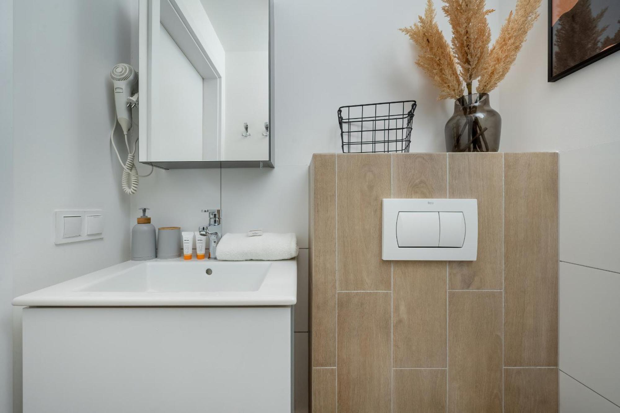Trendy Studios With Home Office Near Wroclaw Main Station By Noclegi Renters Zewnętrze zdjęcie